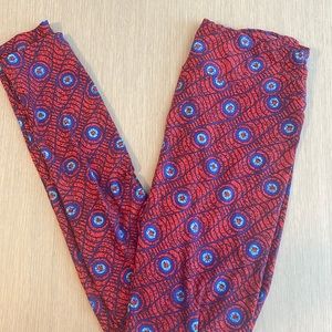 Peacock/ spider man idk. These leggings are fun.